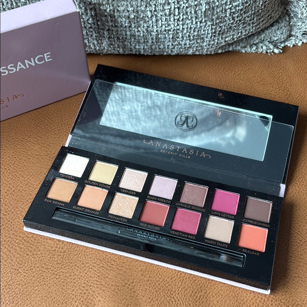 Anastasia Beverly Hills Modern Renaissance Palette, 14 shades, NWT